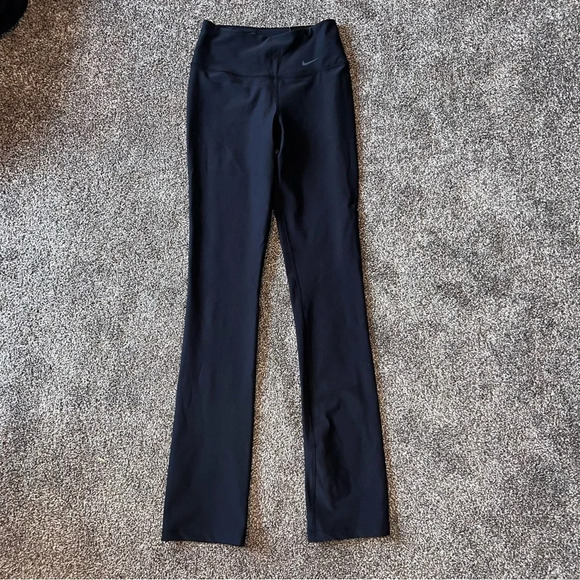 NWT Nike Legend Skinny Fit Power Training Pants Size x-Small - Picture 1 of 6